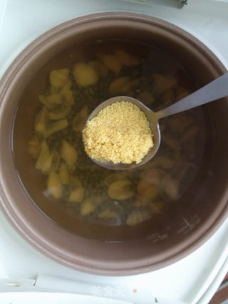 百合绿豆粥的做法步骤：7