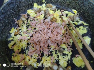 花样面食 三鲜韭菜盒的做法步骤：1