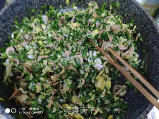 花样面食 三鲜韭菜盒的做法步骤：4