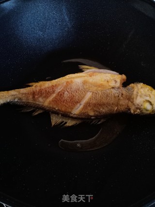 红烧黄花鱼的做法步骤：3
