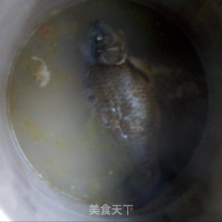 一碗鲫鱼汤的做法步骤：9