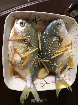 清蒸金鲳鱼的做法步骤：5