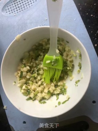 蒜香馒头片的做法步骤：4