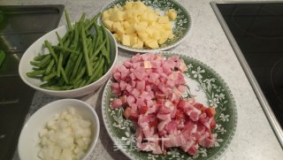 留兰香熏肉豆角炖菜的做法步骤：2