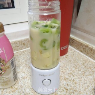益生菌香蕉奶昔的做法步骤：6