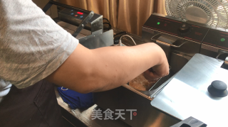 红色鸡排汉堡_汉堡做法的做法步骤：2