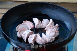 鲜肉煎饺的做法步骤：3