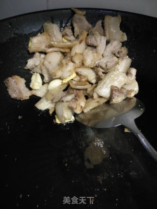 简便尖椒回锅肉的做法步骤：6