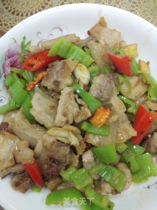 简便尖椒回锅肉的做法步骤：8