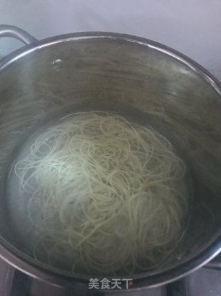 葱油拌面的做法步骤：4