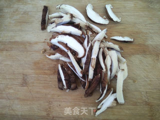 豆角香菇拌面的做法步骤：2