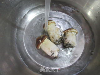 松茸炒青菜的做法步骤：2