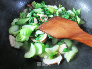 松茸炒青菜的做法步骤：7