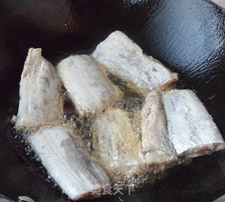 干烧带鱼的做法步骤：2