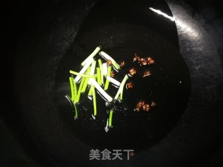 家常小炒：佛手瓜炒木耳的做法步骤：3
