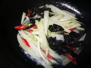 家常小炒：佛手瓜炒木耳的做法步骤：6