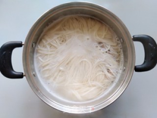 雪菜肉丝面的做法步骤：7