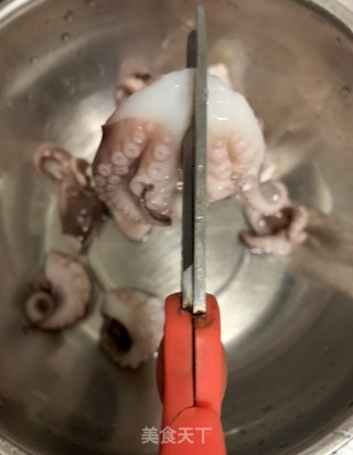 红油八爪鱼的做法步骤：2