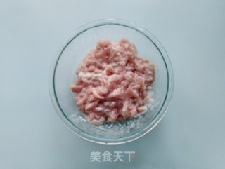 青蒜香干炒肉丝的做法步骤：2