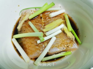 烤龙利鱼的做法步骤：2