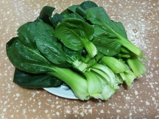 青菜南糕汤的做法步骤：1