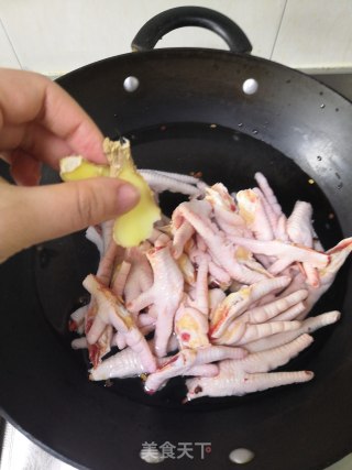 双椒鸡爪的做法步骤：3