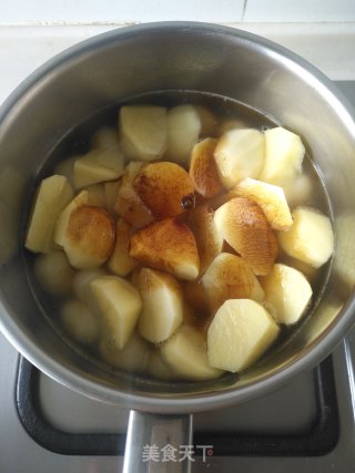 虎皮鹌鹑蛋烧土豆的做法步骤：7