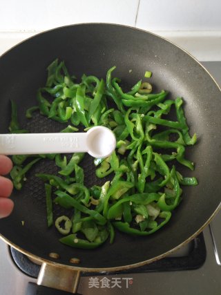 青椒炒臭豆腐的做法步骤：6