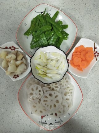 菱藕小炒的做法步骤：6