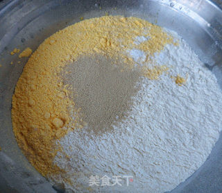 韭菜素馅大饽饽的做法步骤：2
