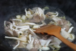 蘑菇汤的做法步骤：4
