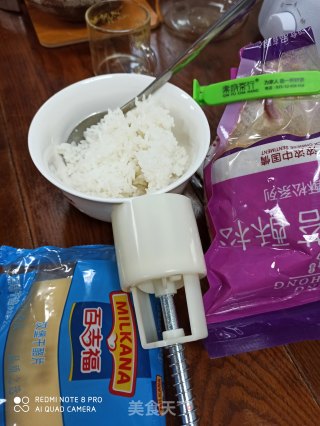 肉松芝士饭团的做法步骤：1