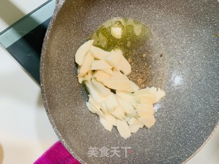 山药木耳炒瘦肉的做法步骤：3