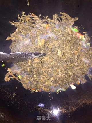 辣椒炒咸菜的做法步骤：3