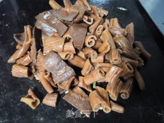 辣椒炒鸭肠的做法步骤：2