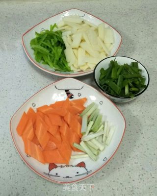 三色小炒的做法步骤：5