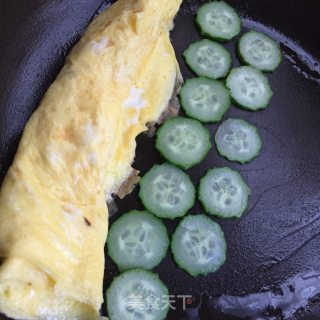 黄瓜玉子烧的做法步骤：5