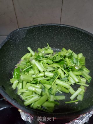 虾酱炒空心菜梗的做法步骤：6