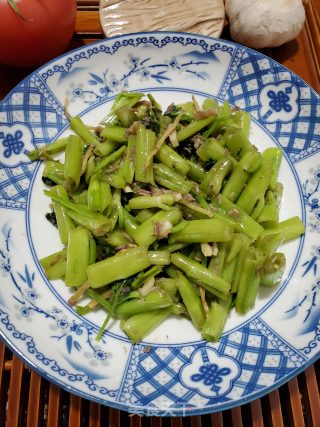 虾酱炒空心菜梗的做法步骤：8