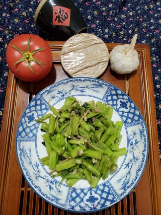 虾酱炒空心菜梗的做法步骤：9