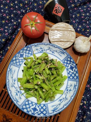 虾酱炒空心菜梗的做法步骤：10