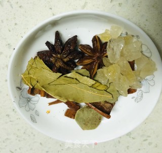 土豆红烧鸡块的做法步骤：3