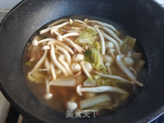 娃娃菜海鲜菇丸子汤的做法步骤：13