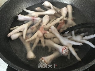 虎皮凤爪的做法步骤：2