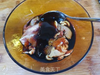 迷迭香鸡腿卷的做法步骤：3