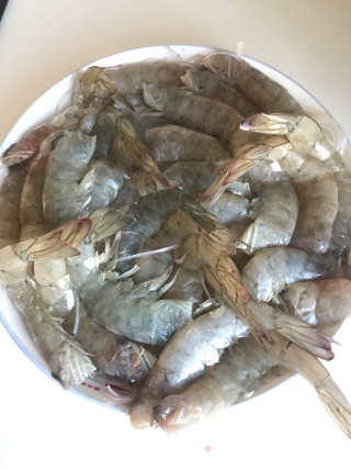 粉丝蒜蓉虾的做法步骤：4