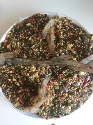 粉丝蒜蓉虾的做法步骤：6