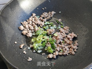 梅菜肉饼的做法步骤：9