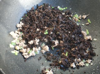 梅菜肉饼的做法步骤：10