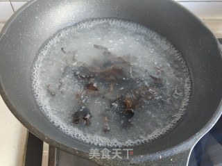 黄豆芽炒粉的做法步骤：4